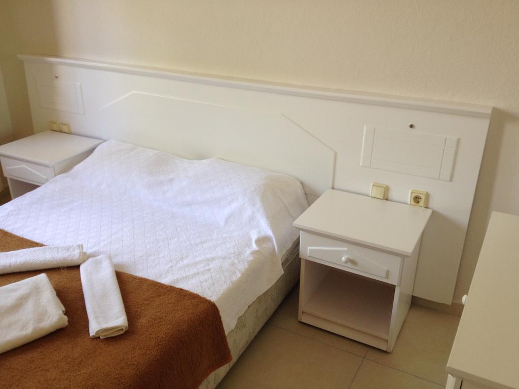 Gorkem Hotel & Apartments Олудениз Екстериор снимка