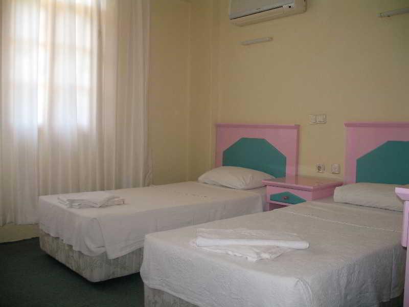 Gorkem Hotel & Apartments Олудениз Екстериор снимка