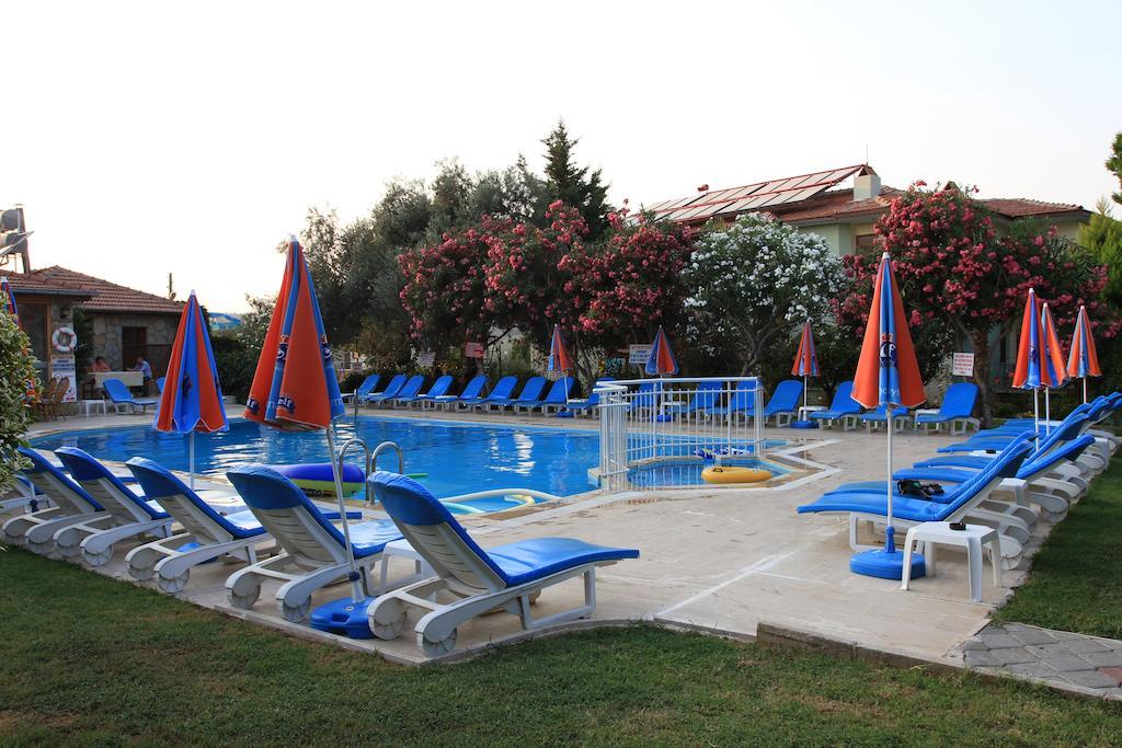 Gorkem Hotel & Apartments Олудениз Екстериор снимка