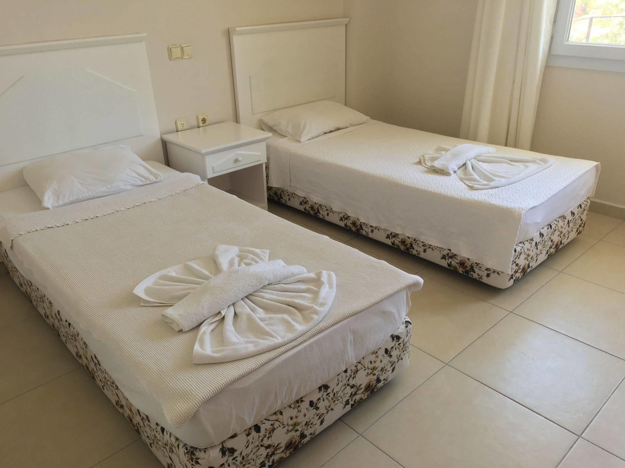 Gorkem Hotel & Apartments Олудениз Екстериор снимка