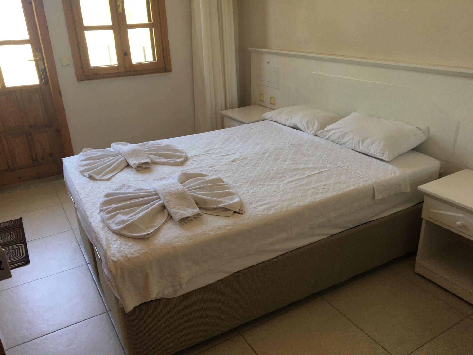Gorkem Hotel & Apartments Олудениз Екстериор снимка